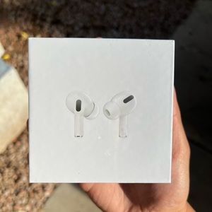 Apple Airpod Pro with MagSafe Charging Case